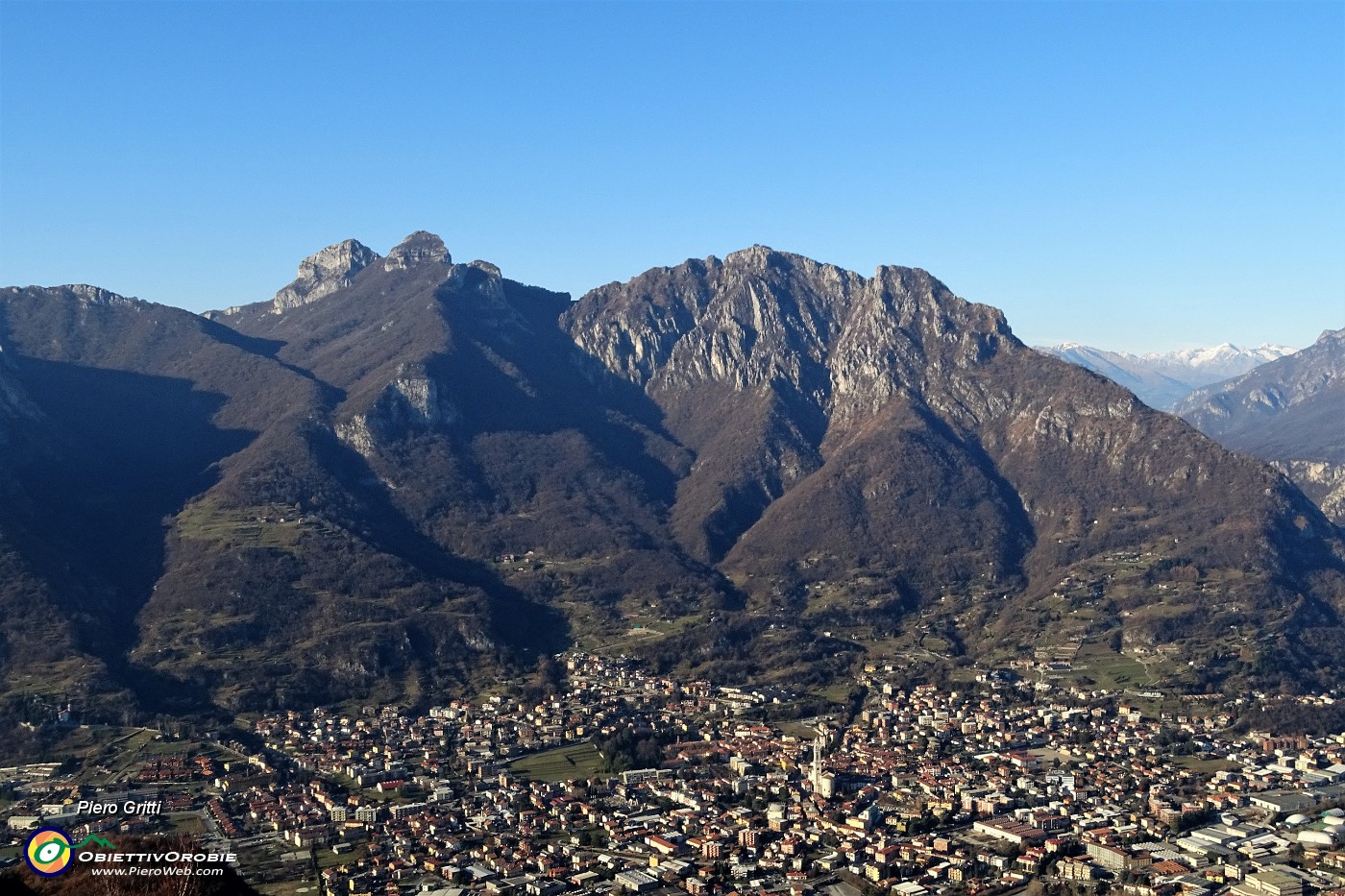 76 Valmadrera e i suoi monti, Moregallo e Corni di Canzo.JPG